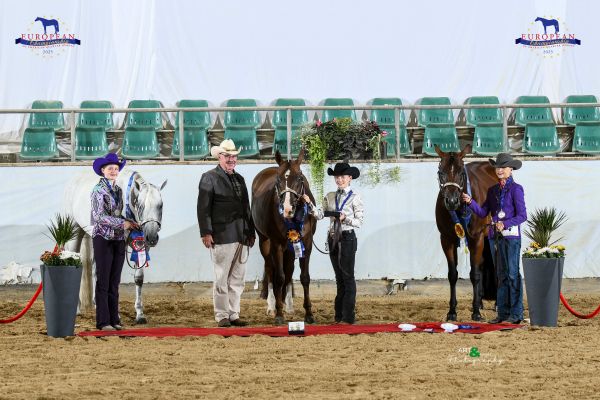 Halter Youth Mares Performance EC2 2394
