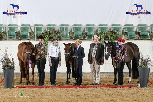 AMATEUR SHOWMANSHIP AT HALTER EC2 2238